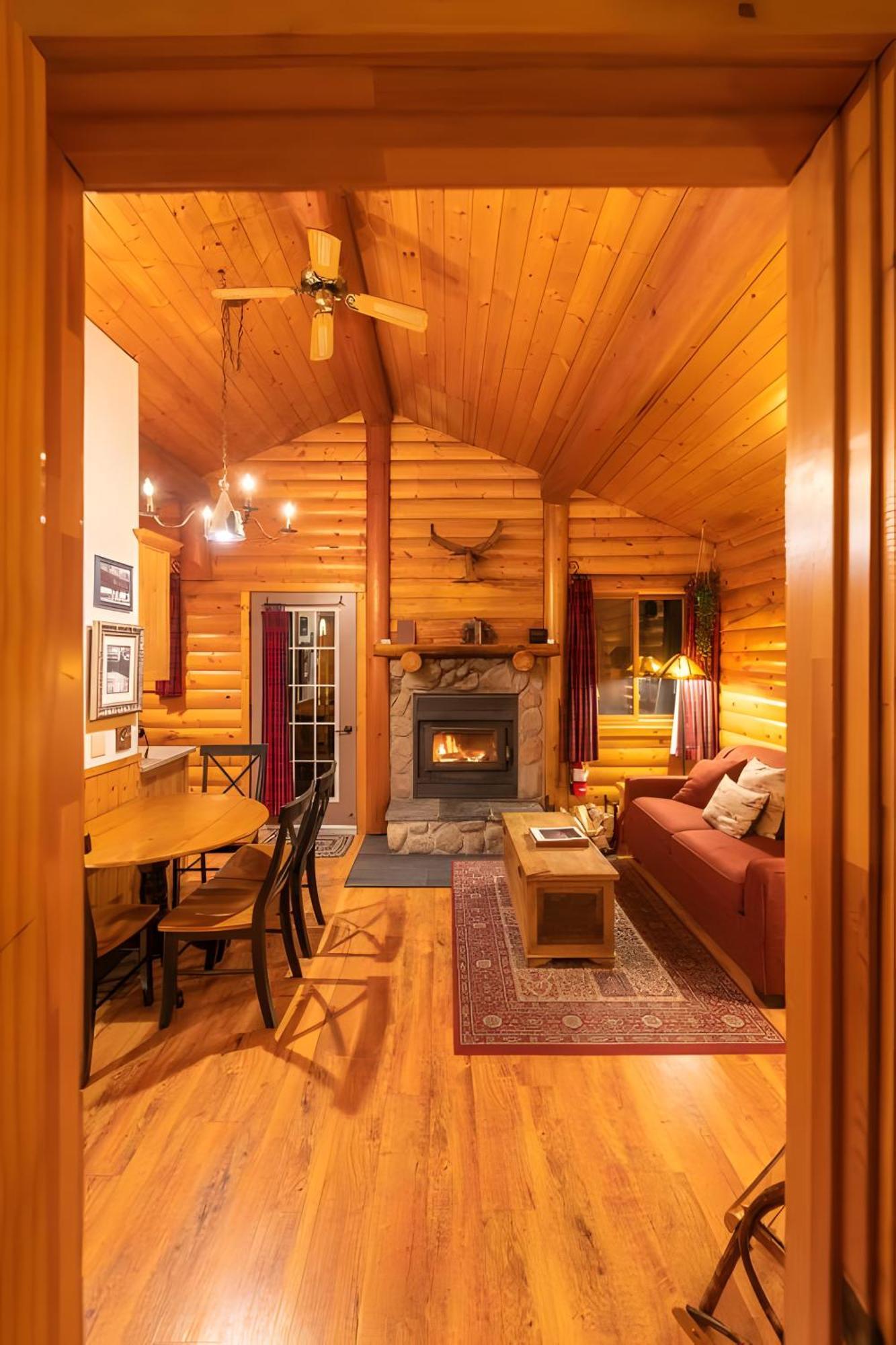 Baker Creek By Basecamp Hotel Lake Louise Exterior photo