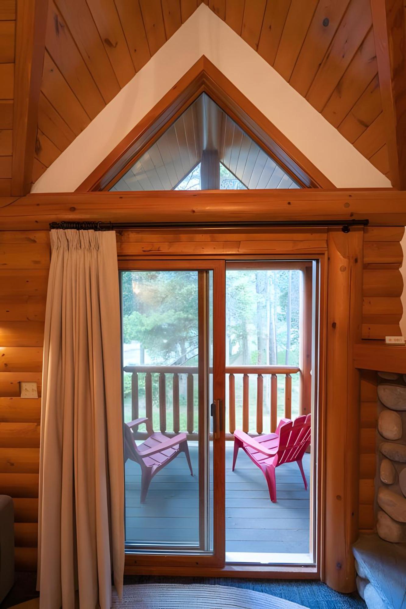 Baker Creek By Basecamp Hotel Lake Louise Exterior photo
