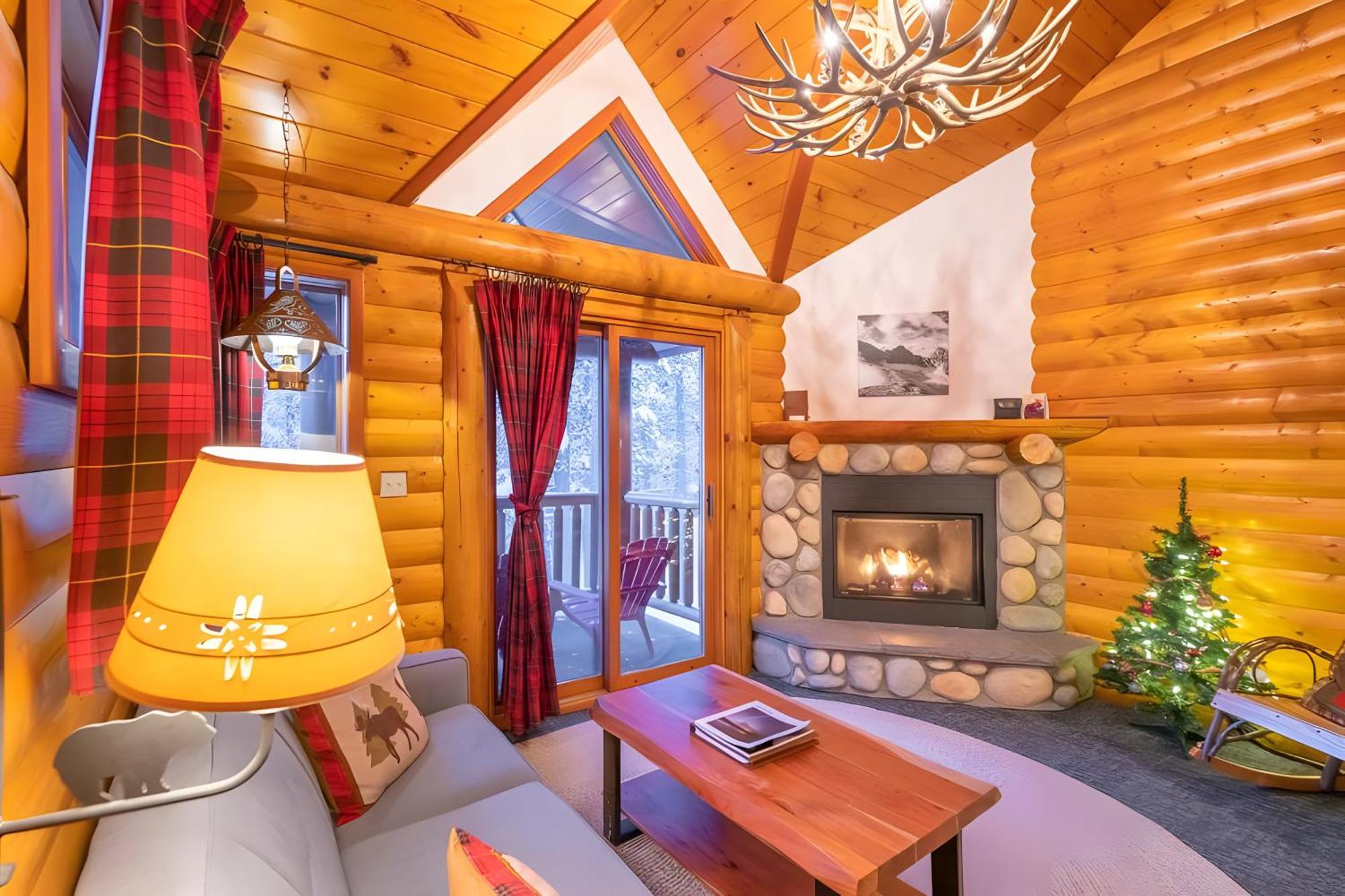 Baker Creek By Basecamp Hotel Lake Louise Exterior photo