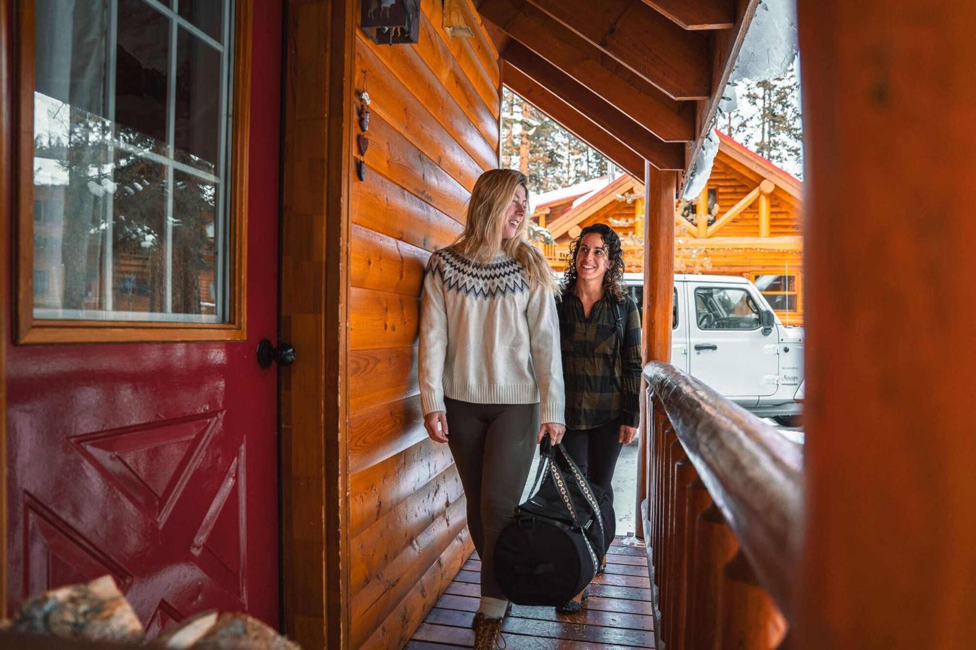 Baker Creek By Basecamp Hotel Lake Louise Exterior photo