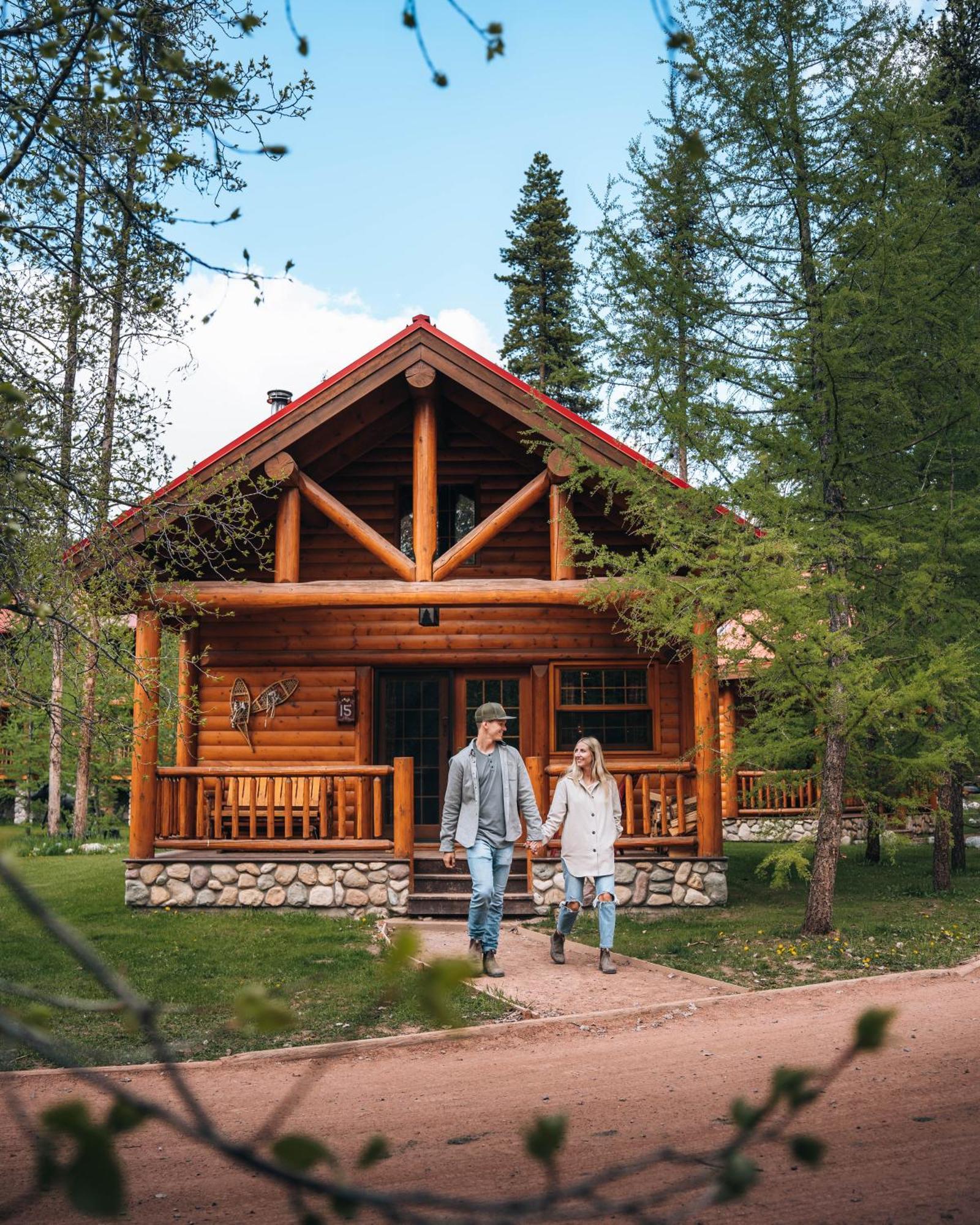 Baker Creek By Basecamp Hotel Lake Louise Exterior photo