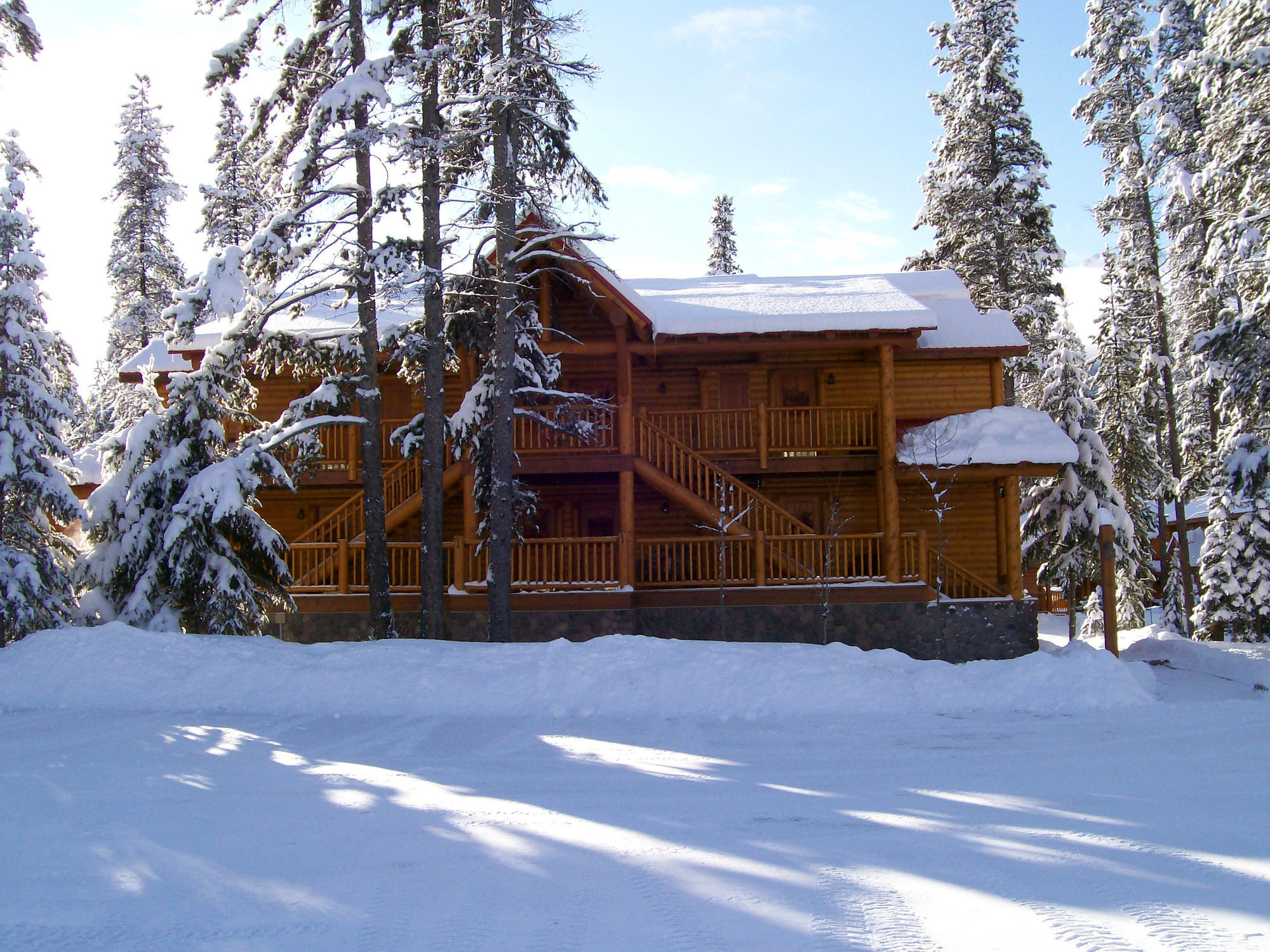 Baker Creek By Basecamp Hotel Lake Louise Exterior photo