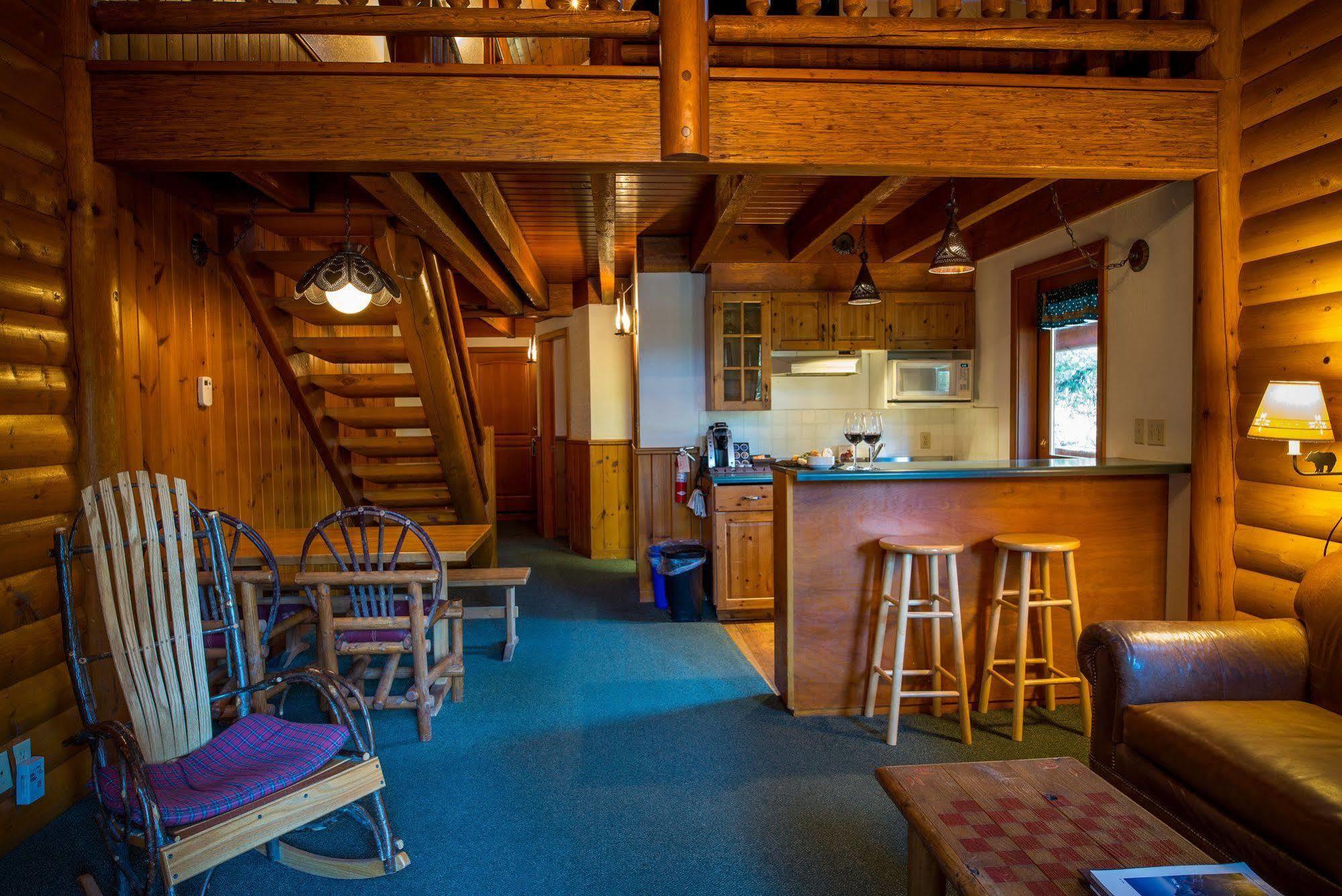 Baker Creek By Basecamp Hotel Lake Louise Exterior photo