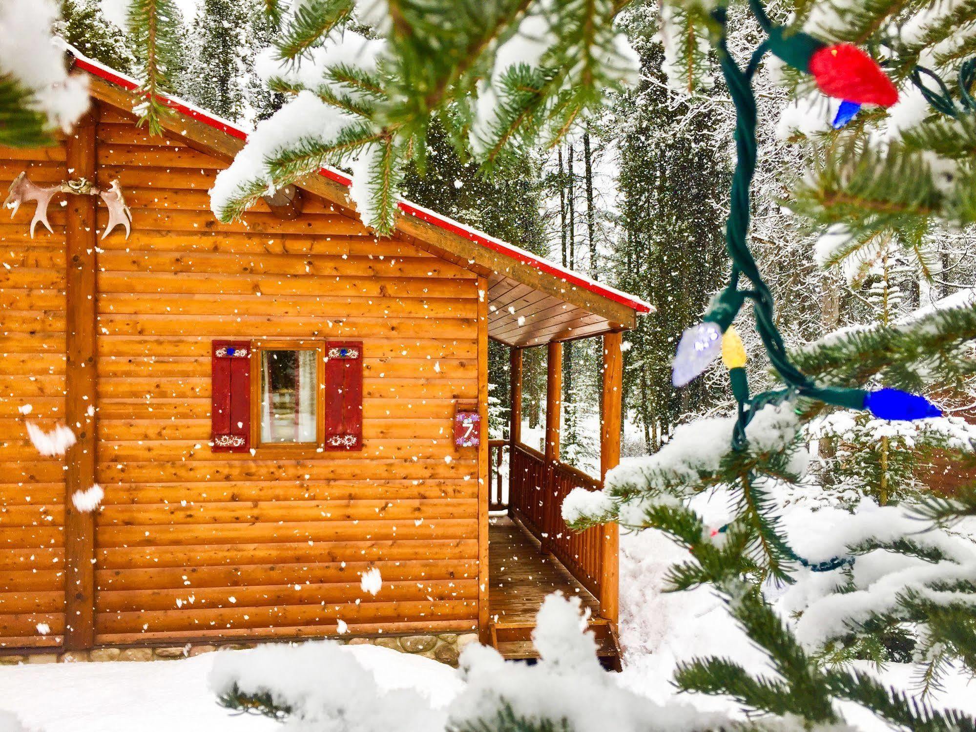 Baker Creek By Basecamp Hotel Lake Louise Exterior photo